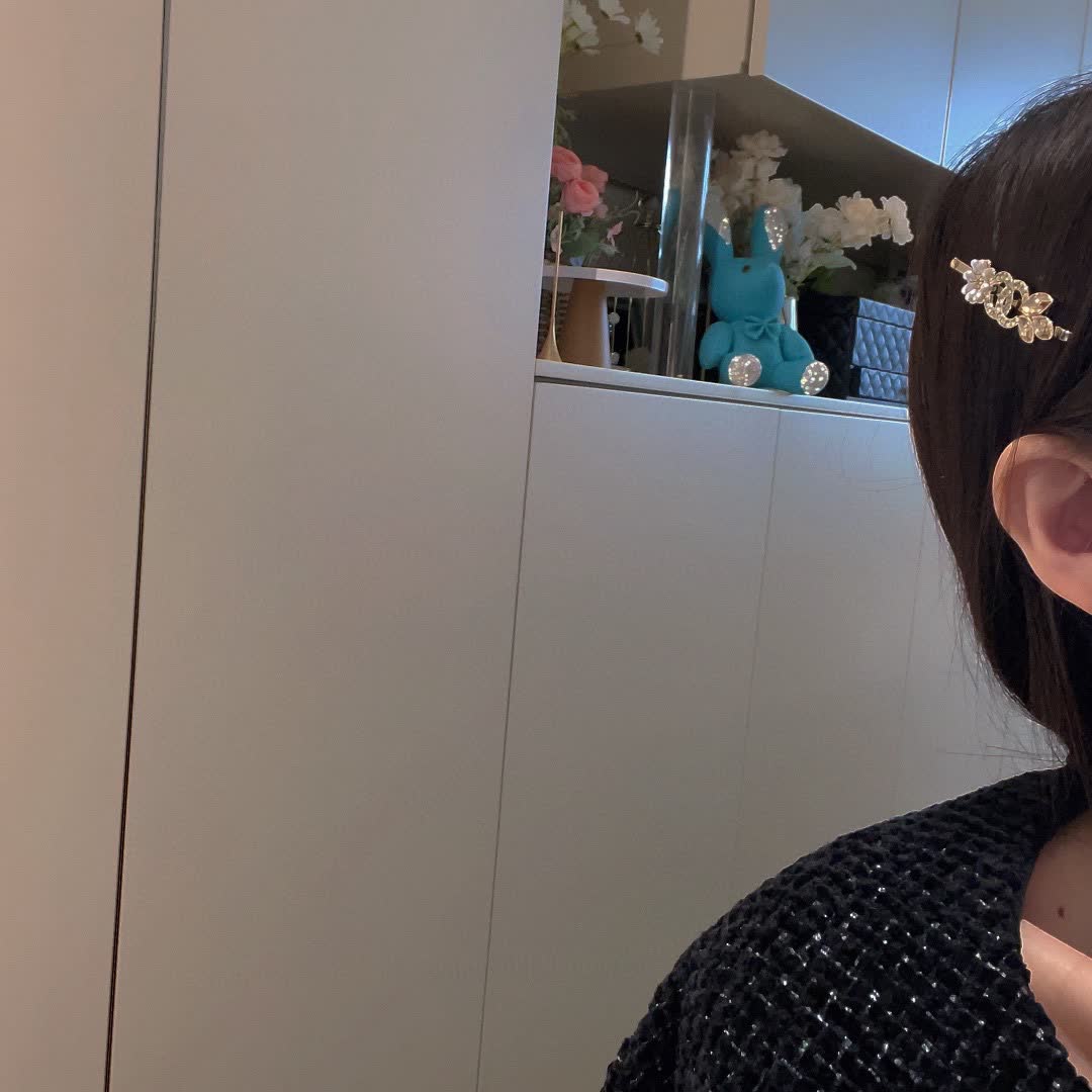 Chanel floral hair clip